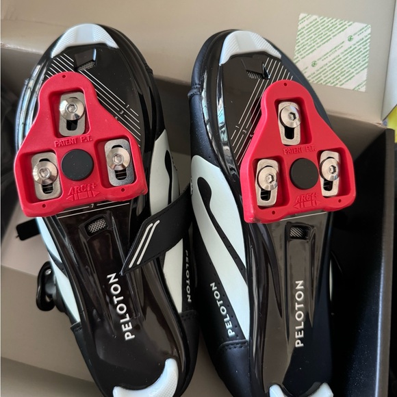 Cycling shoes - Picture 2 of 3